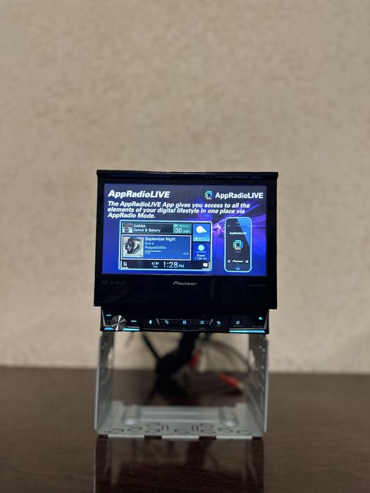 Pioneer AVH-Z7050BT Original manitor srochna sotiladi