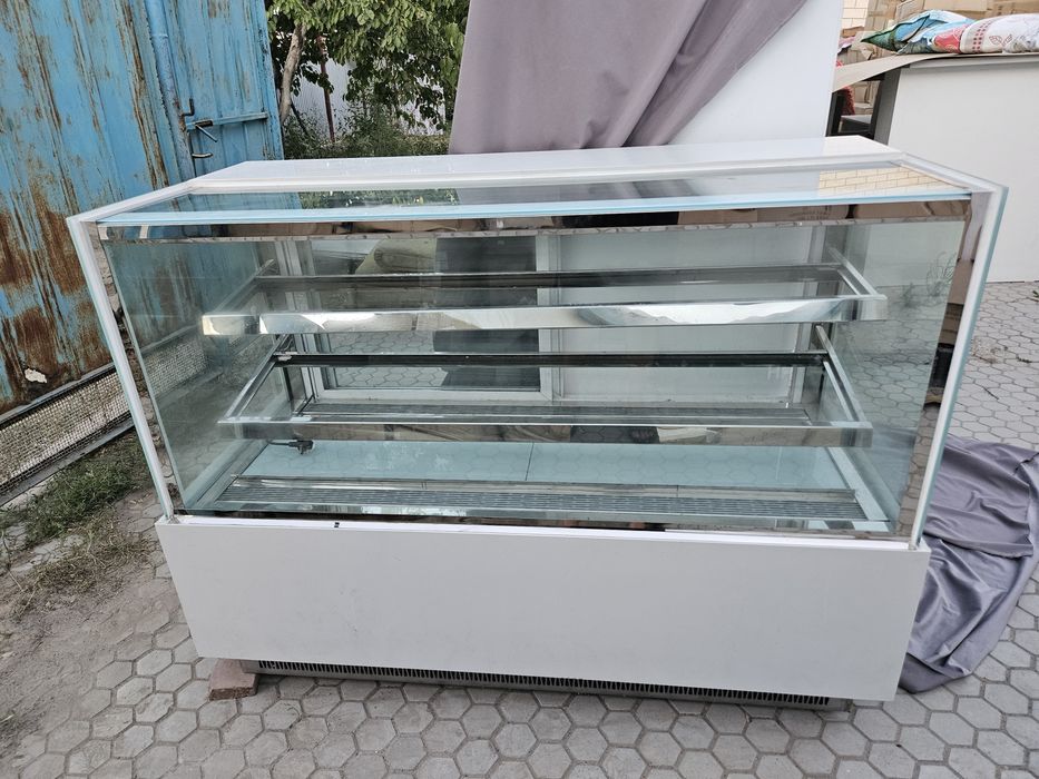 Витринный холодильник
