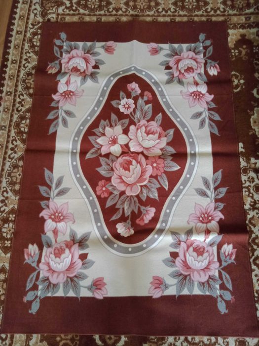 Ковер новый  100см х150см   5000 тенге