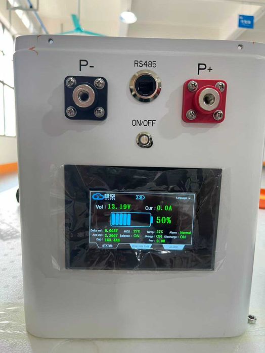 Baterie Lithium 4. 224KW 12 v 330Ah LifePo4 Panouri solare cu sistem de incalzire