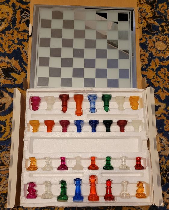 Стеклянные шахматы