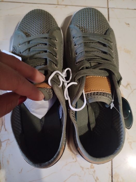 Adidași Noi pentru bărbați
