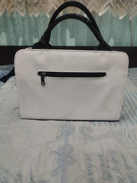 Дамска чанта,нова, кожа