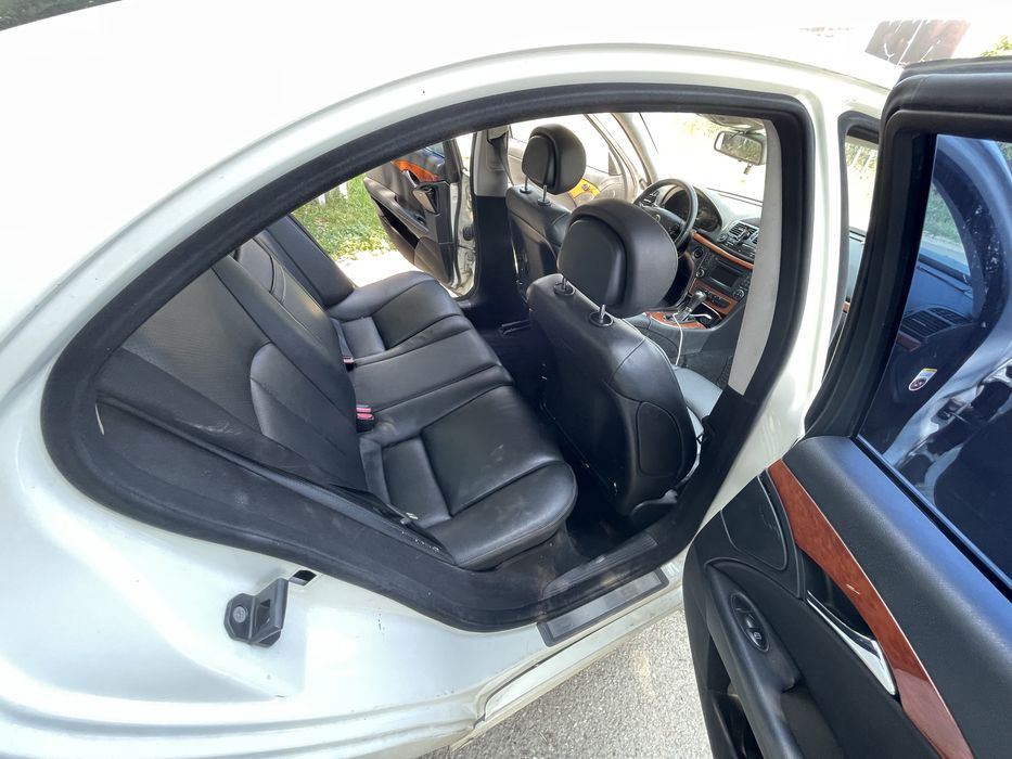 Mercedes e200, 170 de cai,272.000km