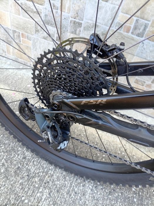 Bicicleta Electrică Specialized Full Suspensie