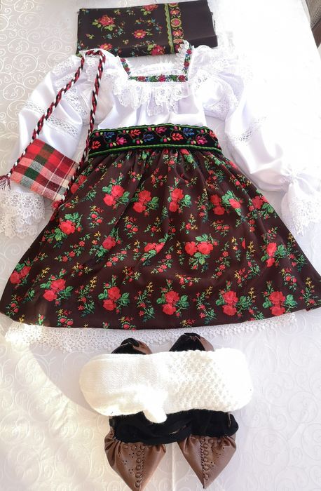 Costum popular pentru femei de Maramures.