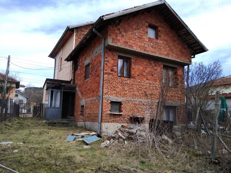 Продавам къща с. Бели Искър, област София
