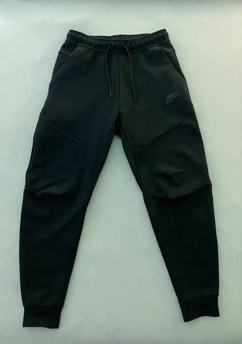 Pantaloni Nike tech fleece negri