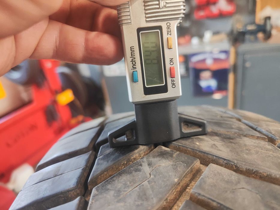 4бр.всесезонни  гума 215/70/15C Michelin