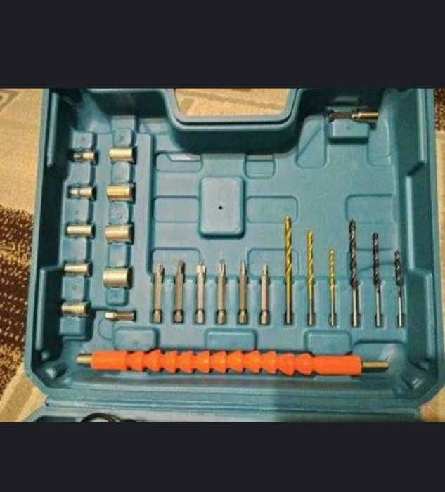 Шуруповерт продам