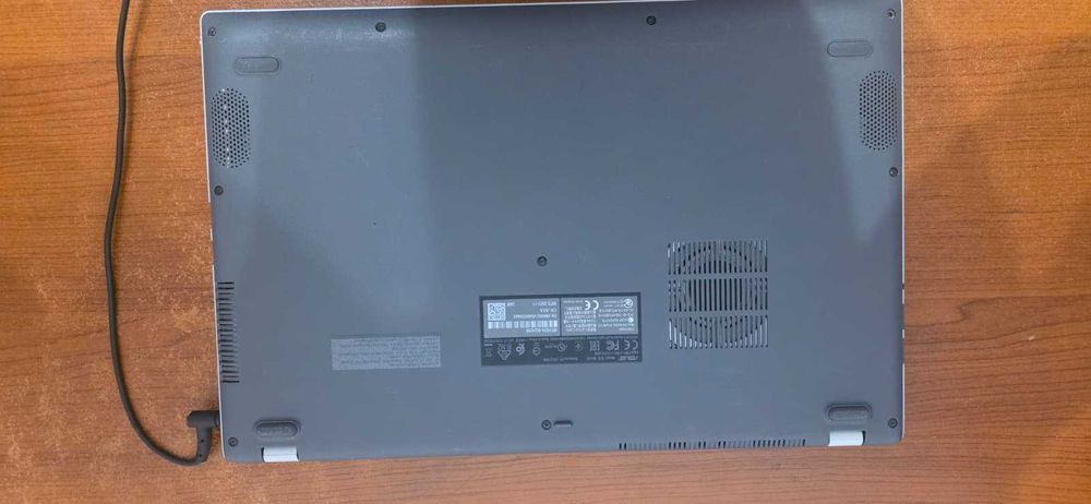 Asus M515DA / AMD Ryzen 3 3250U / 12GB RAM / SSD 256GB