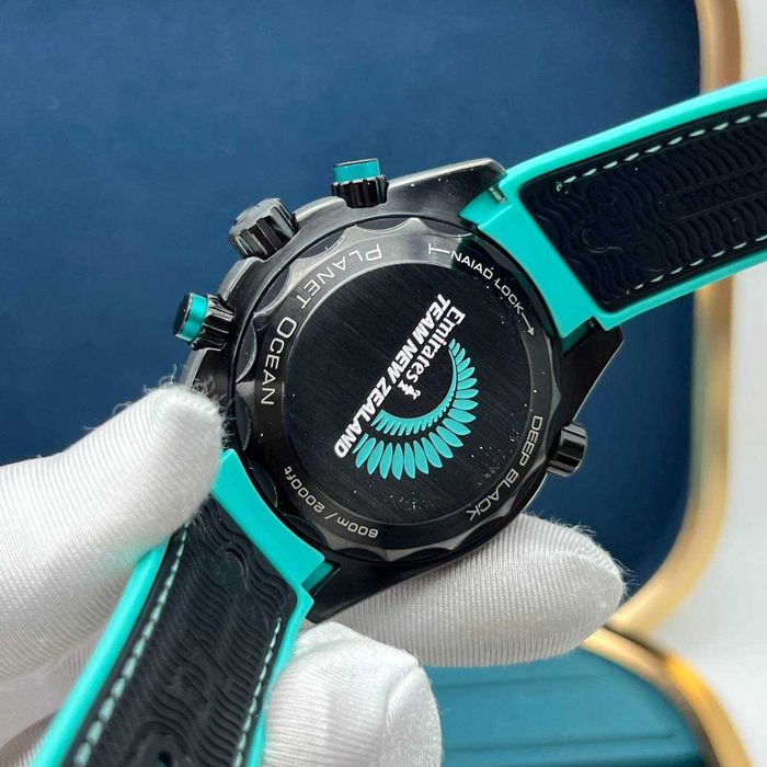 Omega seamaster planet черно-зелено
