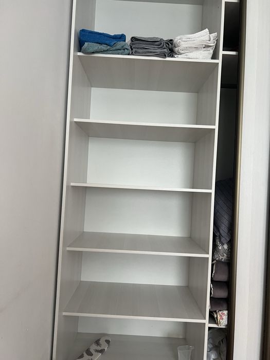 Продается шкаф купе ( встроенный)