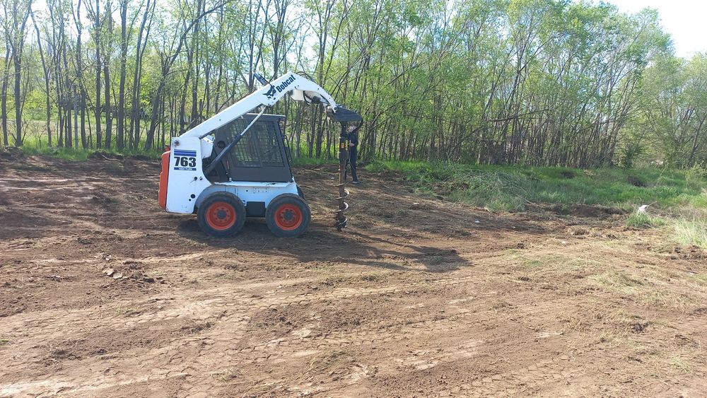 Inchiriere/inchiriez miniexcavator, bobcat,foreza,burghiu,sfredel