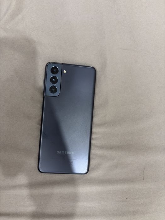 Телефон Samsung S21