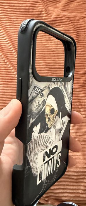 Case от MobilFox за 17 Pro Max