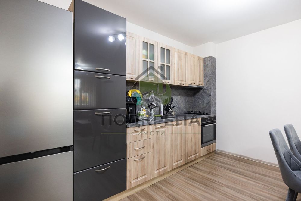 Продава се Тристаен апартамент в Пловдив, Остромила - 133 кв.м за 1797 €/кв.м - Снимка #2