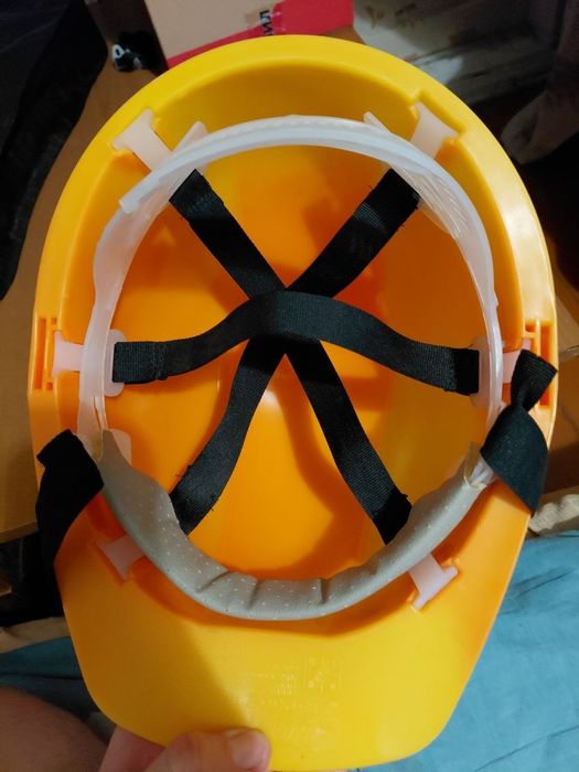 Продам каску строительную