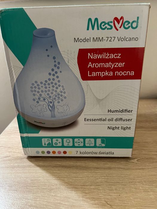 Лампа с овлажнител за въздух