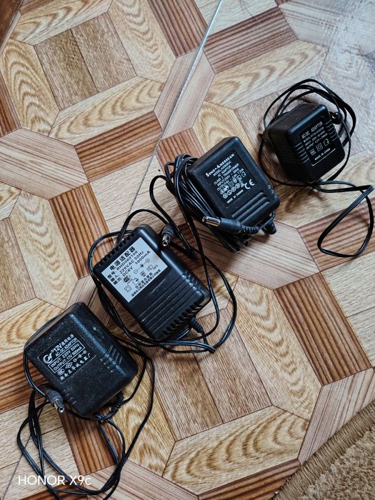 Зарядные устройство разные