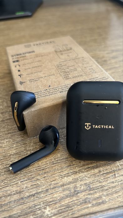 Air pods tactical j 18