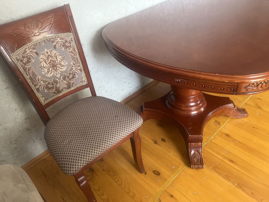 Продам стол гостиный ш-1,20м, дл-4 м