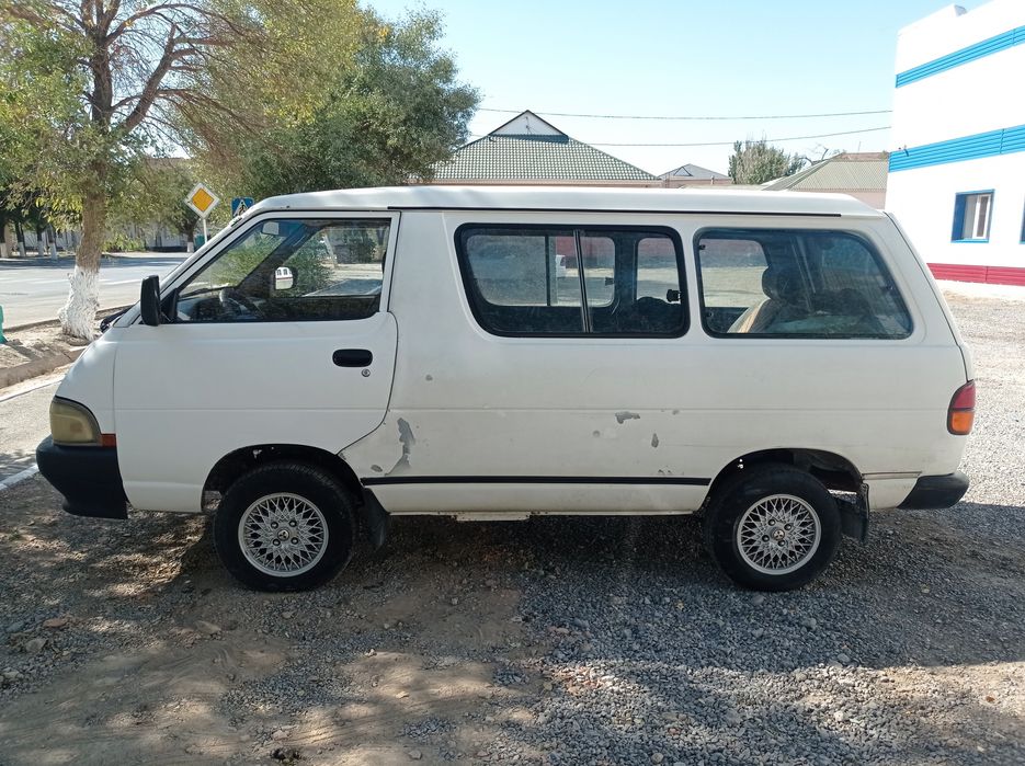 Тойота Литасе (таунасе)