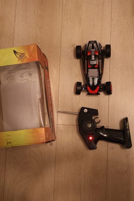 Vand masinuta cu telecomanda