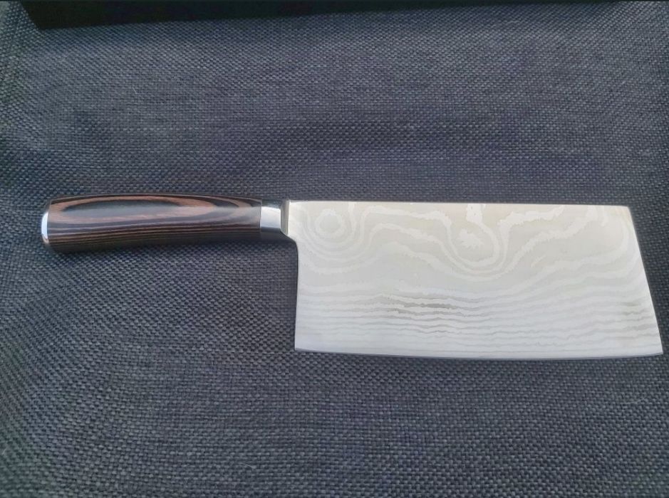 Нож в японски стил в подаръчна кутия