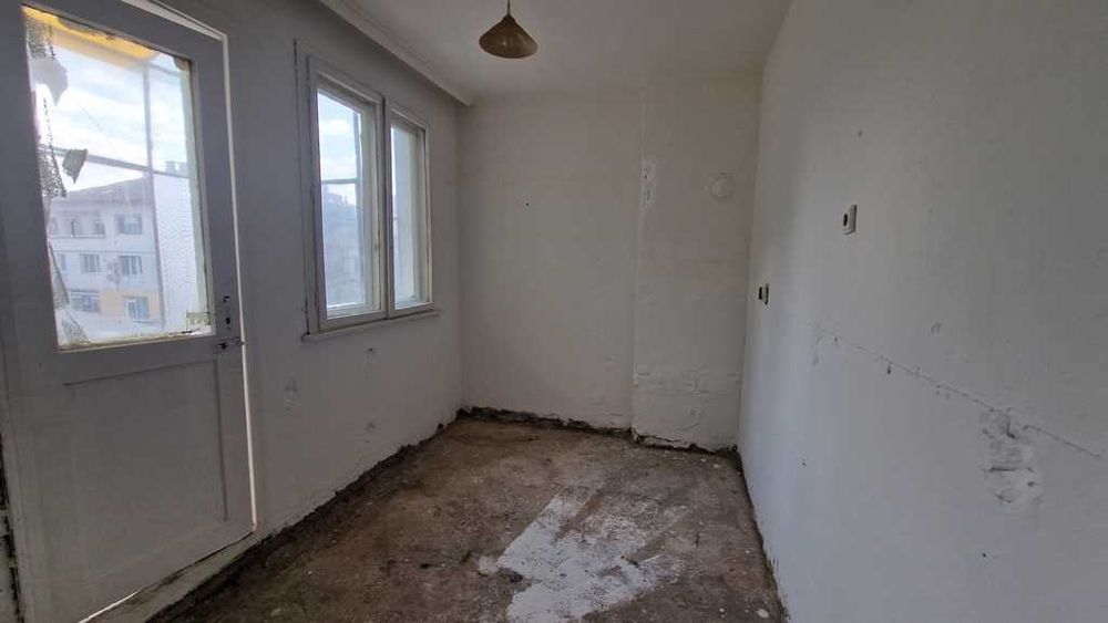 Продава се Многостаен апартамент в Благоевград, Идеален център - 84 кв.м за 1024 €/кв.м - Снимка #4