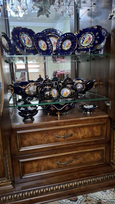 Набор темно-синый посуды