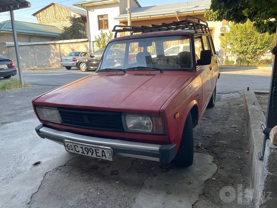 Vaz 2104 rangi qizil 1990 yil