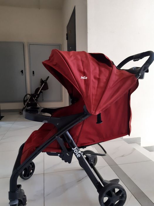 Детская прогулочная коляска Joie