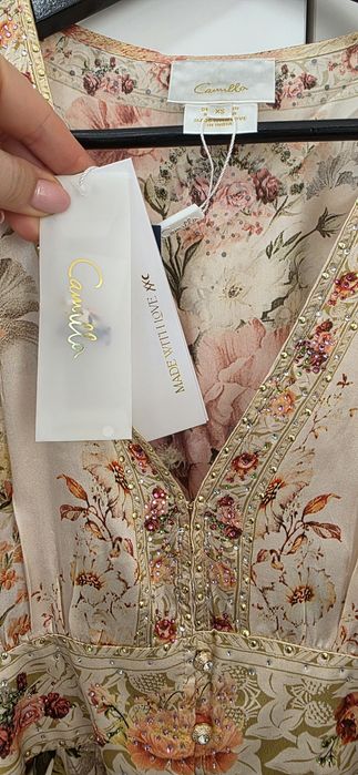 Нова копринена рокля Camilla