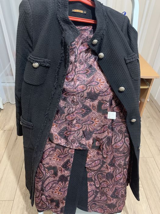 Пальто черного цвета