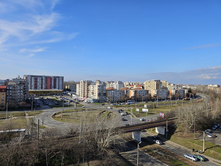 Vand ap4 camere foarte spatios zona Micalaca amenajat