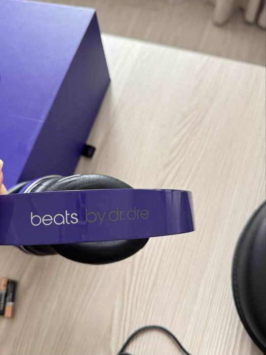 Наушники Beats.