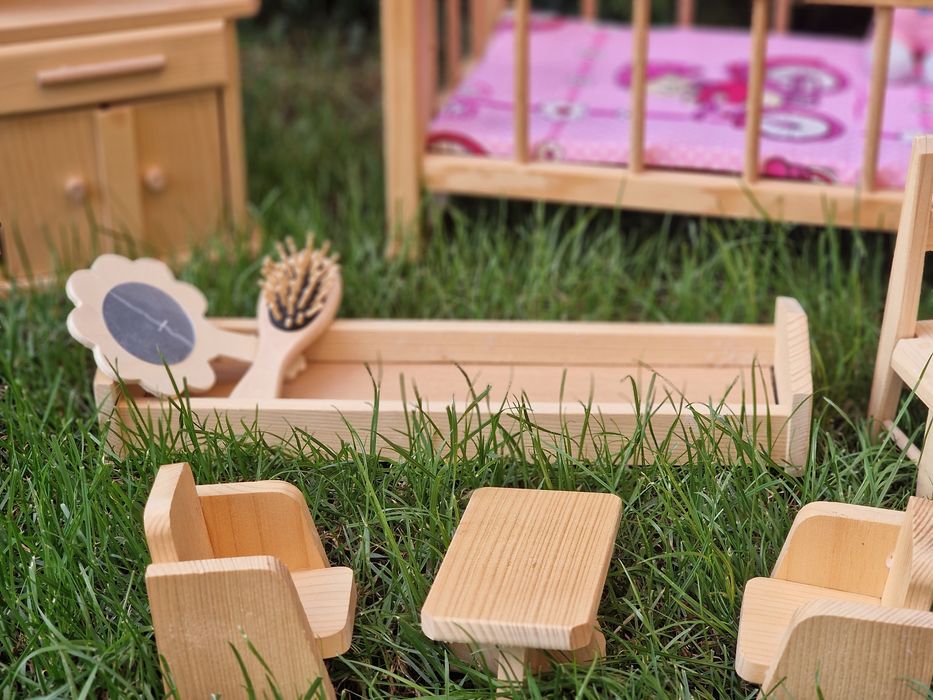 Set complet mobilier în miniatură din lemn natur pentru căsuță păpuși