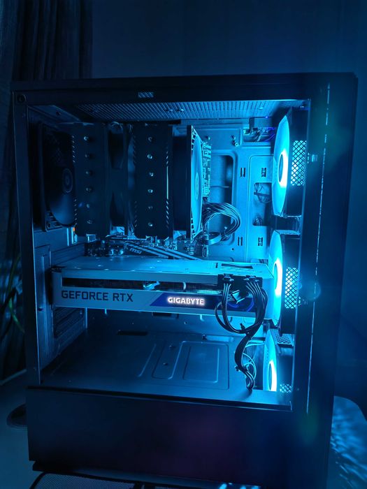 Vand PC Gaming Ryzen 5 5600 cu RTX 3070 8GB