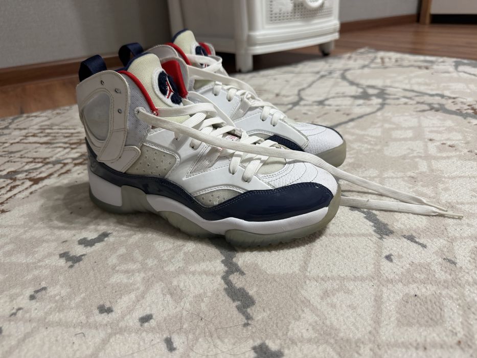 Кроссовки Jordan 39 размер
