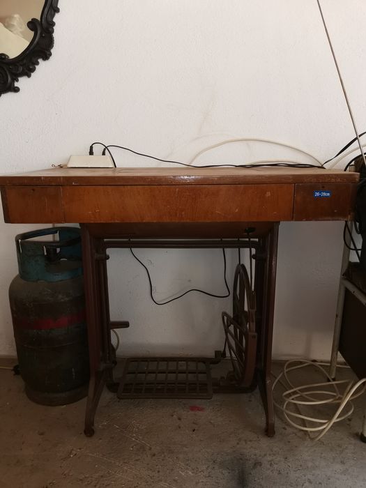 Крачна шевна машина