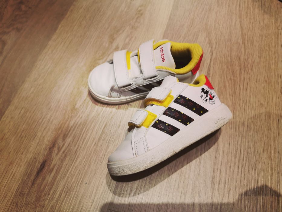 Adidas disney marimea 22