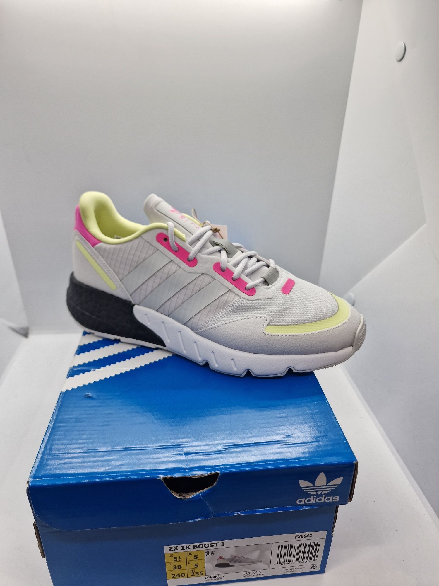 Adidas ZX 1K Boost j FX6642 nr. 37 1/3,38 2/3,40 Bacau • OLX.ro