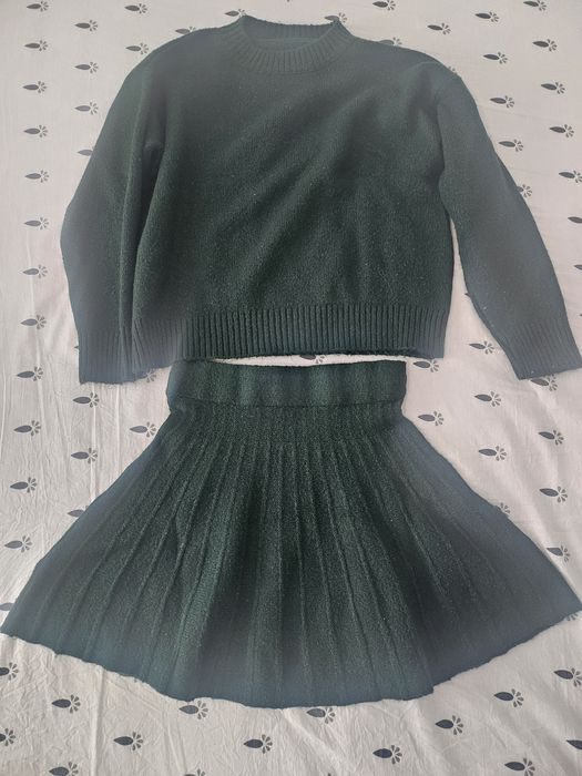 Сет пола и блуза зелено бежово Черна блуза плетива с пера