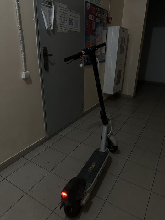 Продам электро самокат ninebot