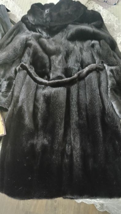 Продам норковую шубу