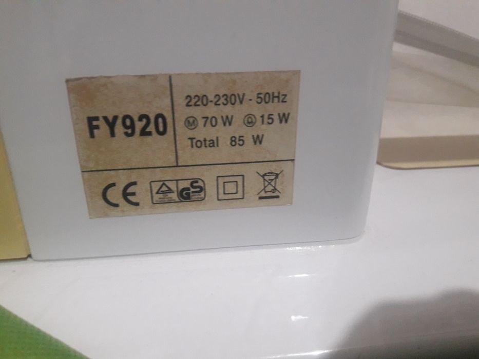 Продам швейную машинку