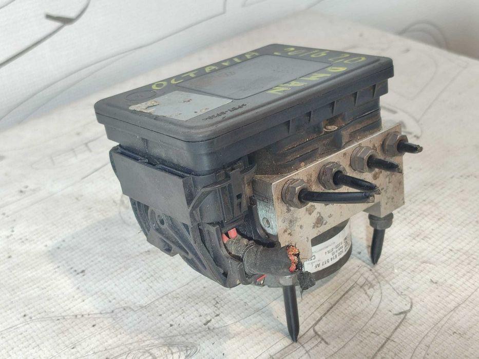 Pompă ABS modul Skoda Octavia Mk3 5E 2013-2019 2016 2.0 Diesel 110kW Manuală Cod OEM: 5Q0614517AF (4I1)