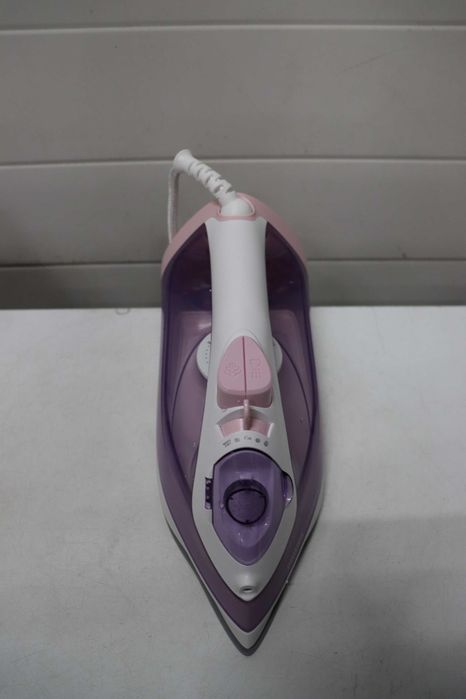 Парна ютия Philips серия 3000, 2000W, пара 140г, керамична