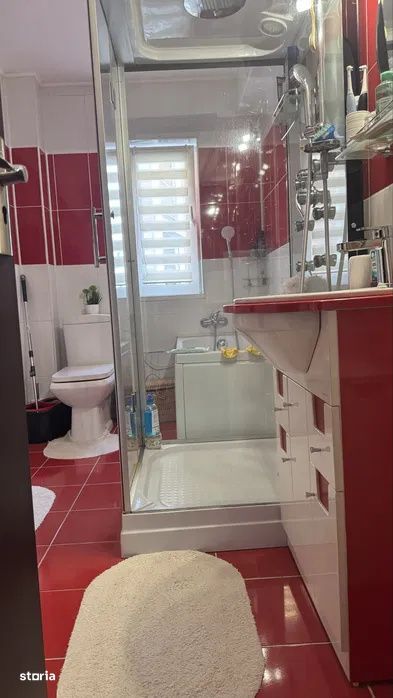 Apartament 2 camere decomandat, etaj 1, zona Primariei Floresti